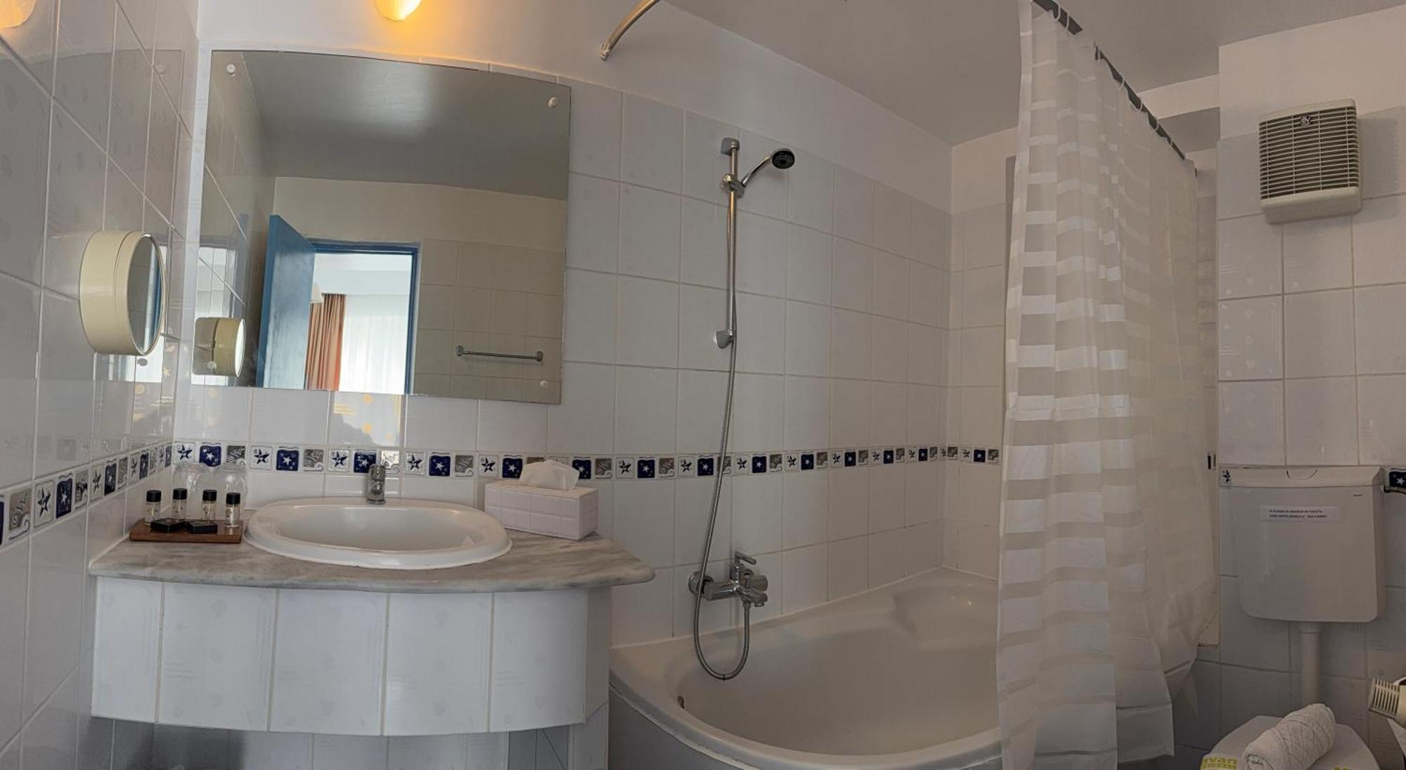 Briza Boutique Hotel Mamaia Extérieur photo